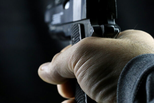 un sofer de autobuz a fost amenintat cu pistolul in trafic pe o strada din bucuresti tanar de 26 de ani retinut de politisti 69ef6a3a453e5