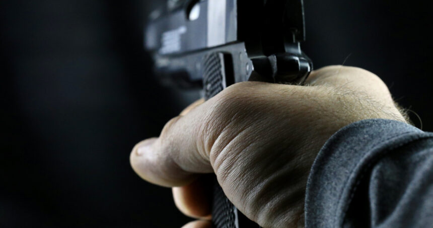 un sofer de autobuz a fost amenintat cu pistolul in trafic pe o strada din bucuresti tanar de 26 de ani retinut de politisti 69ef6a3a453e5