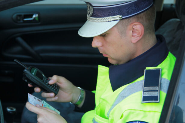 un sofer din dambovia a fost prins cu 200 km ora pe un drum national nu a oprit la semnalele politistilor si nu avea itp la masina 69e78c07d6db0