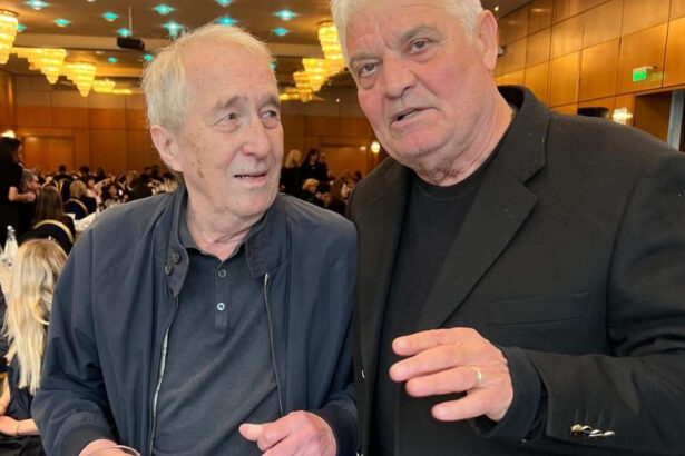 valentin ceausescu prezent la parastasul lui mircea lucescu s a fotografiat cu andone o zi care ne a ingenuncheat pe toti 69d935b669939