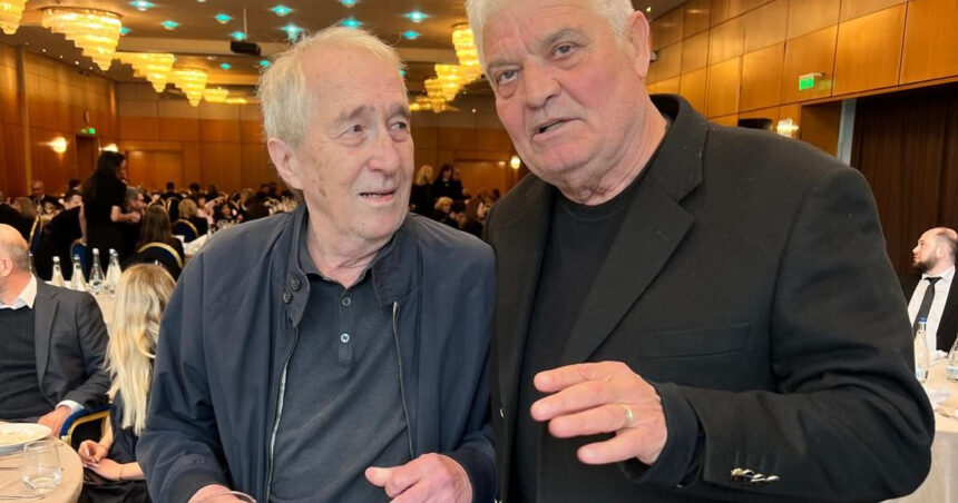 valentin ceausescu prezent la parastasul lui mircea lucescu s a fotografiat cu andone o zi care ne a ingenuncheat pe toti 69d935b669939