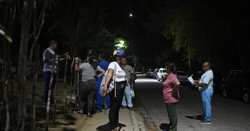 venezuela elibereaza zeci de detinuti politici sub presiunea sua aproximativ 500 raman in inchisoare 69e2342ac5c52