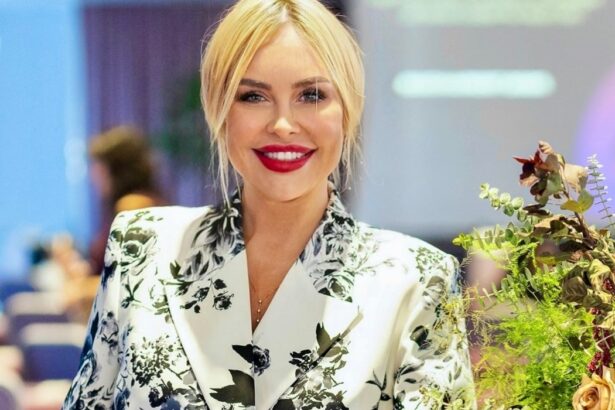 vica blochina are un nou iubit cum au fost surprinsi impreuna pe strazile din bucuresti 69d49b5c304d2