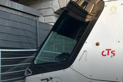 video accident la strasbourg un tramvai a lovit zidul garii dupa ce vatmanul a lesinat trei raniti au fost transportati la spital 69e7882822978