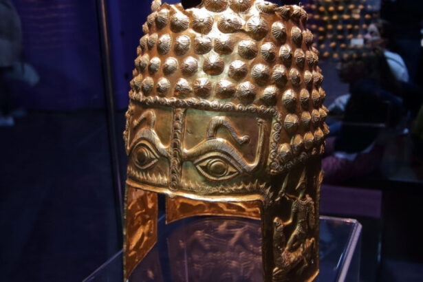 video au fost recuperate coiful de la cotofenesti si bratarile dacice furate din muzeul drents din olanda 69ce351c4e6d0