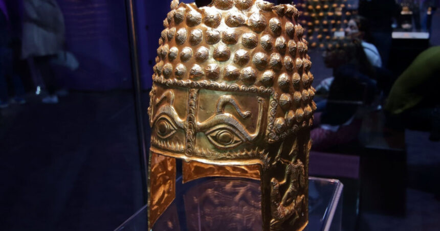 video au fost recuperate coiful de la cotofenesti si bratarile dacice furate din muzeul drents din olanda 69ce351c4e6d0