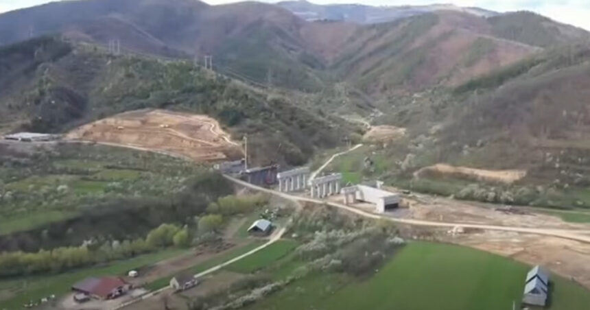 video au inceput sapaturile la un nou tunel pe a1 sibiu pitesti imagini de pe santierul autostrazii care traverseaza carpatii 69d3c17d92e08