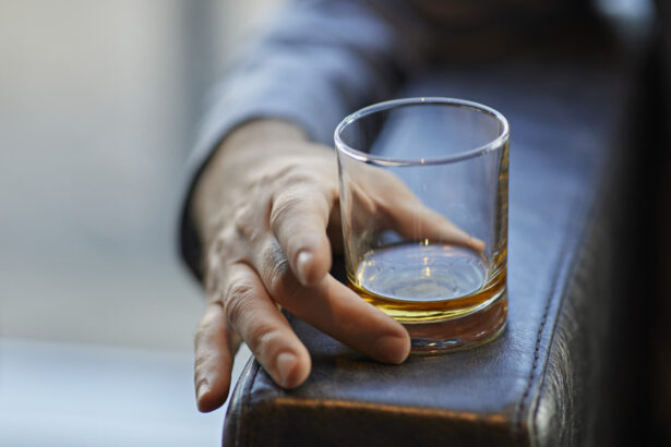 video beam 3 4 litri de tuica pe zi drama romanilor cazuti in patima alcoolului marturia socanta a unui dependent internat la socola 69ec5695da3af