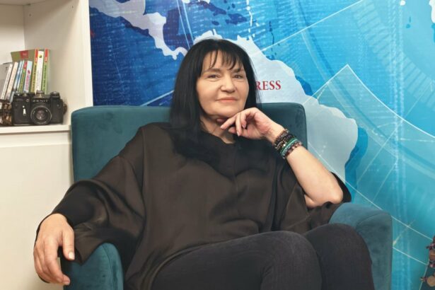 video decanul daniela vitcu detalii despre pepiniera de artisti facultatea de arte din cadrul universitatii ovidius iese in lumina la constanta 69cda56c0d64c