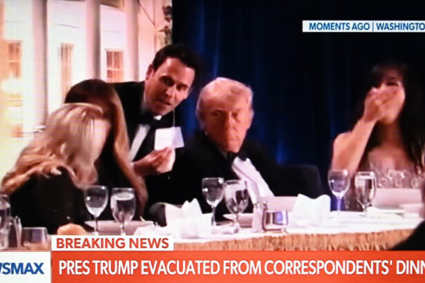 video dineul corespondentilor de la washington omul cu salata invitatul care a continuat sa manance imperturbabil in ciuda panicii 69efc1e88923b