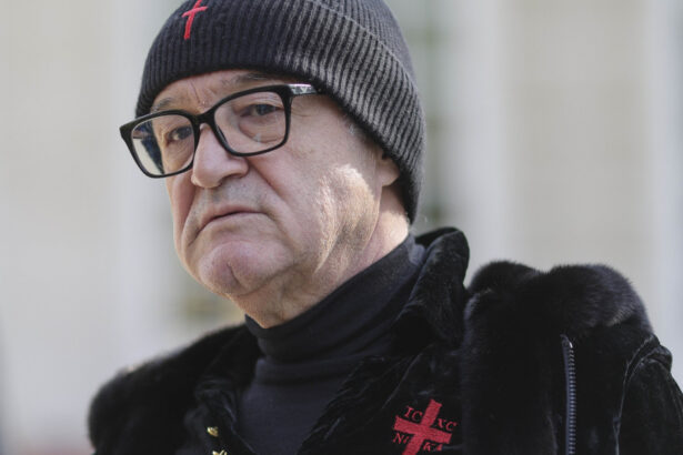 video gigi becali prins cu 109 km h pe soseaua pipera in noaptea de inviere bine ma dar nu va e rusine stati la panda cu binoclul asta 69dba7247745a