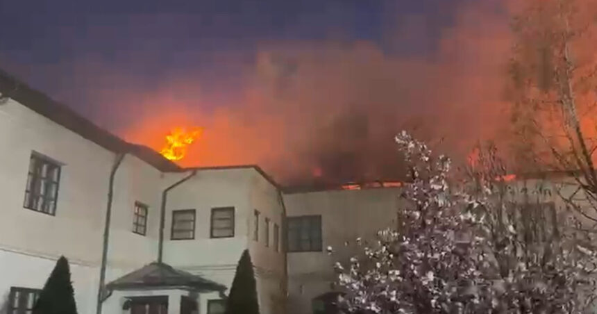 video incendiu violent la o manastire din valcea intervin pompieri din trei judete 69db288987e12