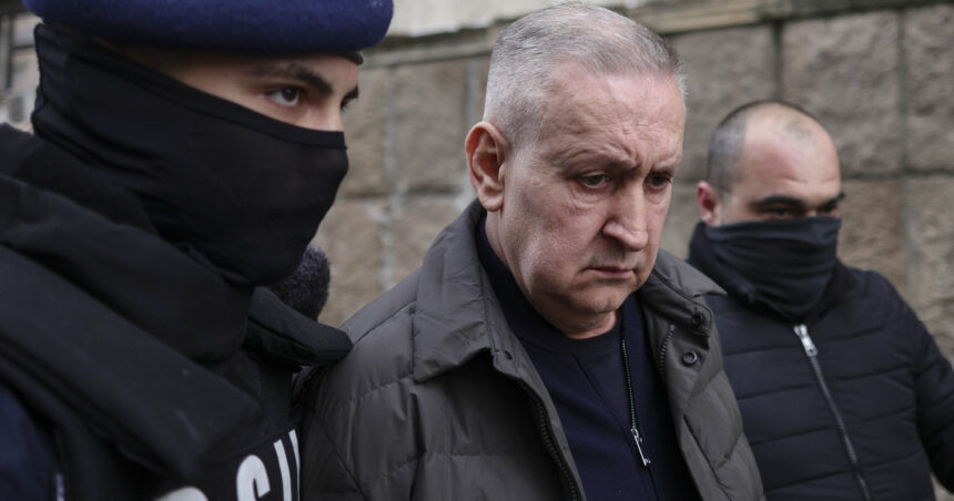 video jurnalista digi24 bruscata de seful arr prins cu mita in cutii de pantofi cristian anton ramane in arest preventiv 69de4e28242c3