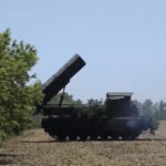 video momentul in care un atac al dronelor ucrainene distruge un sistem rusesc buk m3 ascuns intr o zona impadurita 69cd237db43fd