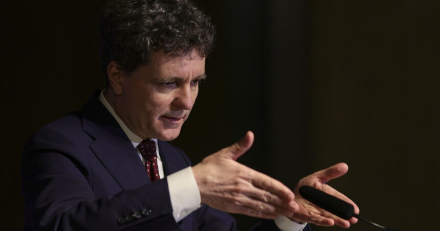 video nicusor dan despre riscul rationalizarii combustibilului romania e intr o pozitie mai buna decat alte tari dar se fac scenarii 69d4d3f8d813a