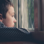 video paste departe de familie drama copiilor ai caror parinti muncesc peste hotare se confrunta cu sentimente de abandon 69d8909b00c45