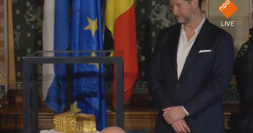 video primele imagini cu coiful de la cotofenesti si doua bratari dacice recuperate dupa ce au furate din muzeul drents din olanda 69ce66b361dba