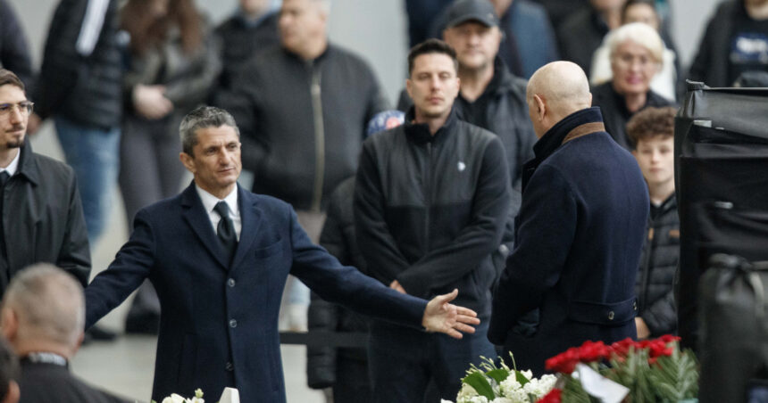 video razvan lucescu cuvant emotionant in biserica inainte de inmormantarea tatalui sau a fost un luptator a invins a pierdut 69d9403f75bf9