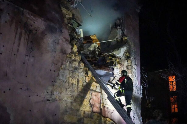 video rusia a atacat cu drone si rachete zone rezidentiale din odesa cel putin doi oameni au fost ucisi mobilizare in forta a salvatorilor 69eb3297d173f