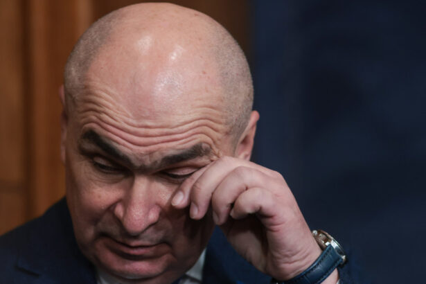 video surse daca guvernul va pica la motiune liberalii care il contesta pe bolojan vor sustine negocieri cu psd 69e6877b23212