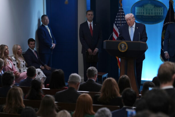 video trump dezvaluie detalii demne de filme de actiune ale misiunii de salvare istorice a pilotilor americani doborati in iran 69d407c256493