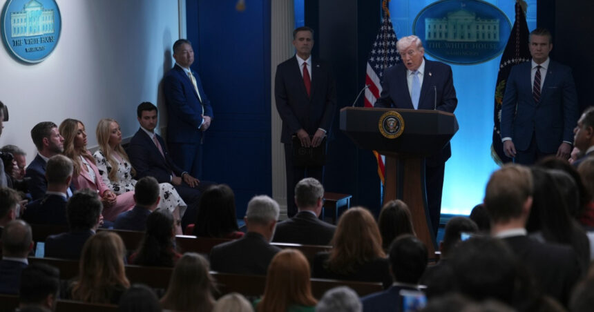 video trump dezvaluie detalii demne de filme de actiune ale misiunii de salvare istorice a pilotilor americani doborati in iran 69d407c256493