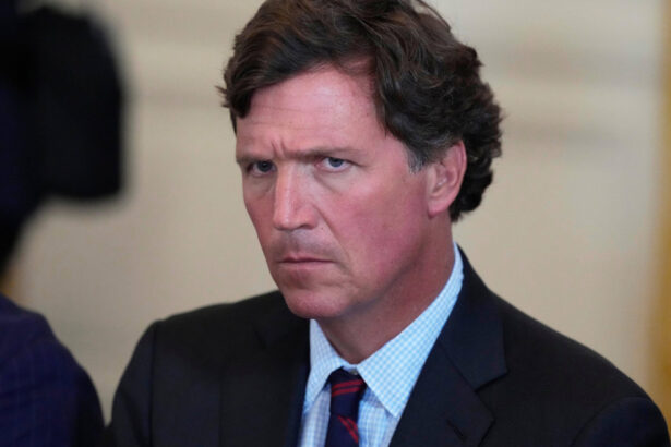 video tucker carlson si a cerut iertare pentru ca l a sustinut pe donald trump am indus in eroare oamenii nu a fost cu intentie 69e876fdf1664