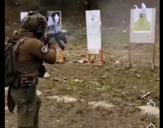 video un fost legionar din valu lui traian s a dat in stamba cu o arma automata si s a postat pe retelele sociale 69e894ccac09a