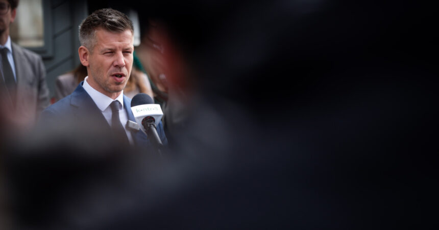 video viata e cel mai mare regizor in timp ce vizita palatul prezidential peter magyar l a zarit pe viktor orban la un balcon 69dfc922114c8