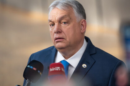 video viktor orban a avut parte de un moment ceausescu la propriul miting electoral rusilor plecati acasa 69d89753a7965