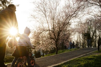 video weekend cu temperaturi de vara dar si vant puternic meteorologii anunta cum se va schimba vremea in urmatoarele zile 69edb64d0f7ba