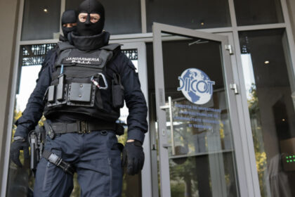 videofoto diicot un turc a introdus in portul constanta peste 200 de kilograme de heroina din iran drogurile declarate oficial drept mirodenii 69f388c64850b