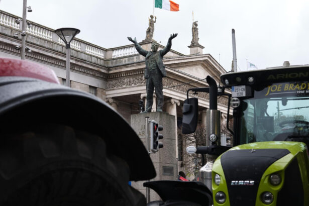 videofoto haos in a patra zi de proteste fata de preturile la combustibil in irlanda manifestatii si in norvegia tara producatoare de petrol 69d93c2c790a0