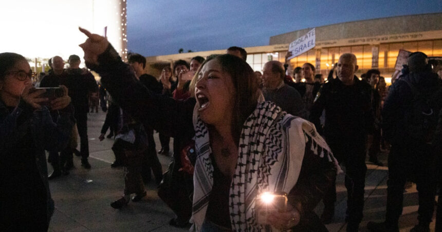 videofoto manifestatii la tel aviv contra razboiului cu iranul nu bombardati negociati ciocniri violente cu politia protestatari arestati 69d172cc24f53