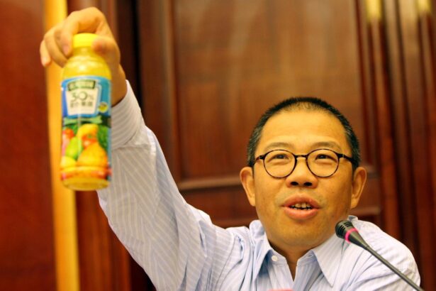 zhong shanshan povestea discreta a celui mai bogat chinez 69e48dd290e6a