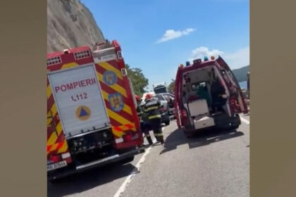 accident rutier grav in mehedinti au fost implicate 3 masini un om a murit si 3 au fost raniti 6a071381b1d1b