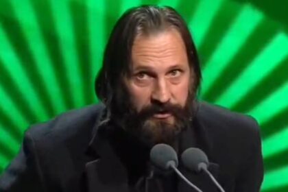actorul bogdan farcas mesaj emotionant pentru mama lui pe scena de la teatrul national din bucuresti la gala premiilor gopo 2026 69fc47d01c6ca
