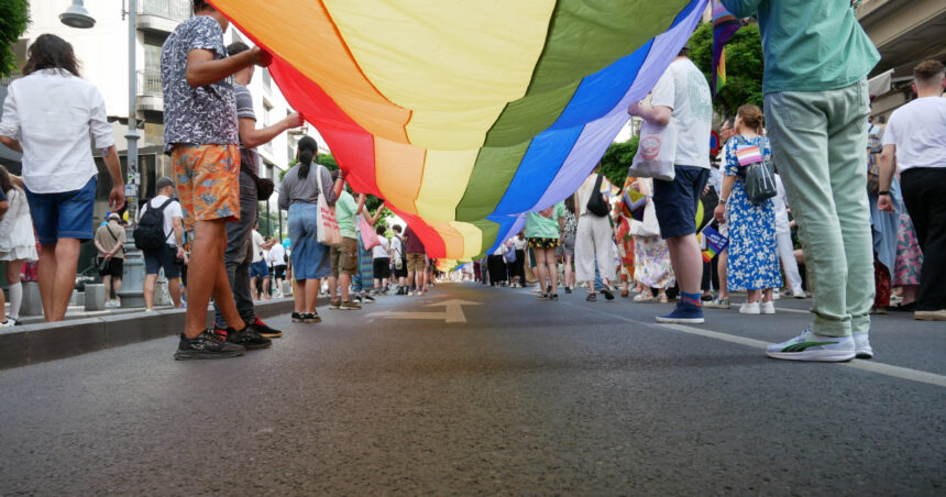 all of us tema bucharest pride 2026 marsul va fi pe 13 iunie organizatorii pregatesc un manifest cu revendicari pentru politicieni 69fca7bc3f287