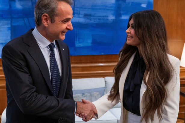 analiza in timp ce alte tari ue se indeparteaza de trump grecia mizeaza puternic pe maga politico 69feb2ec30b3c