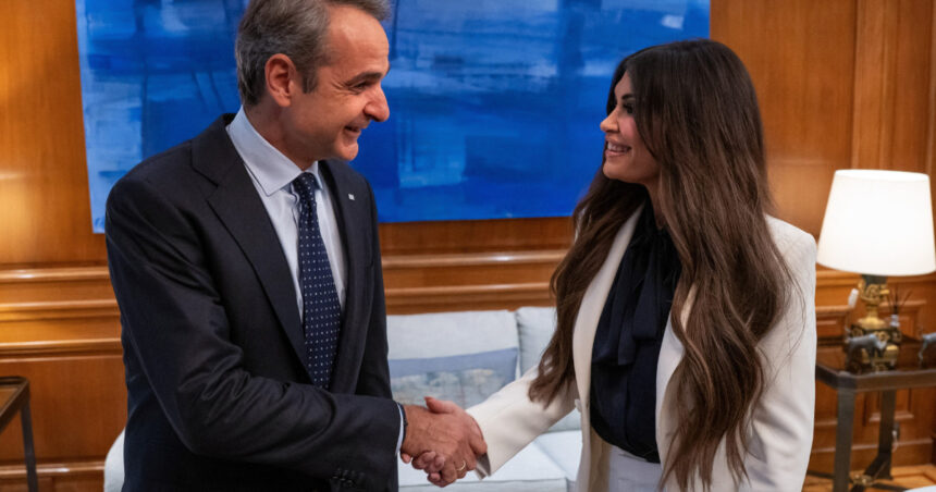 analiza in timp ce alte tari ue se indeparteaza de trump grecia mizeaza puternic pe maga politico 69feb2ec30b3c