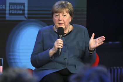angela merkel critica ue pentru ca nu poarta dialog cu rusia nu este suficient ca presedintele sua sa mentina contactul 6a0b5fb54969e