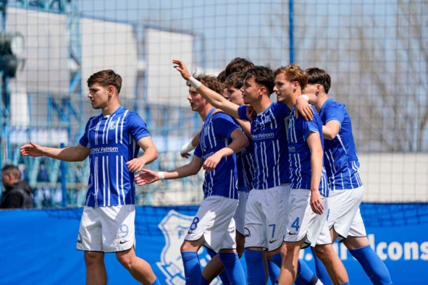 au luat titlul juniorii sub 17 ani de la farul constanta sunt campionii romaniei 6a01dc2159f49
