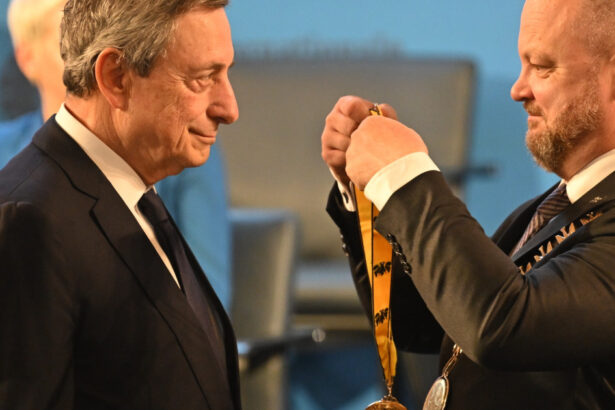avertismentul lui mario draghi in era trump pentru prima data europa este cu adevarat singura impreuna 6a05d76be1286