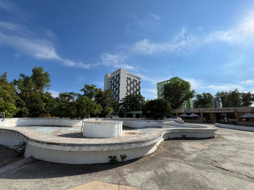 bloc de 8 etaje in locul piscinei de la hotel unirea din mamaia raspunsul radical al specialistilor 69fba92a8e65a