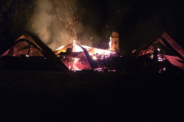 cabana gentiana din retezat un reper pentru turisti si iubitori ai muntelui a fost mistuita de un incendiu 69ff31b363723