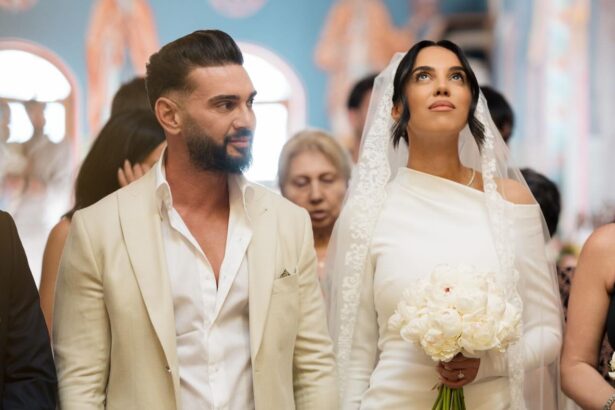 ce rochie de mireasa a purtat sotia lui dorian popa pentru cununia religioasa imagini emotionante cu cei doi in biserica 69f8373a2ac15