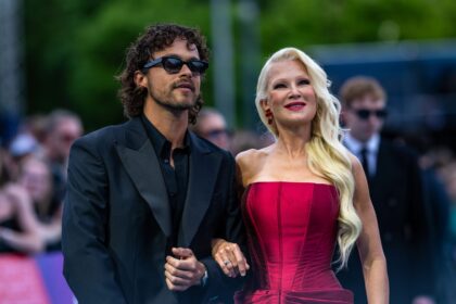 cine sunt linda lampenius si pete parkkonen favoritii eurovision 2026 finlanda mizeaza pe un show spectaculos cu flacari si vioara live 6a08bfffc387a
