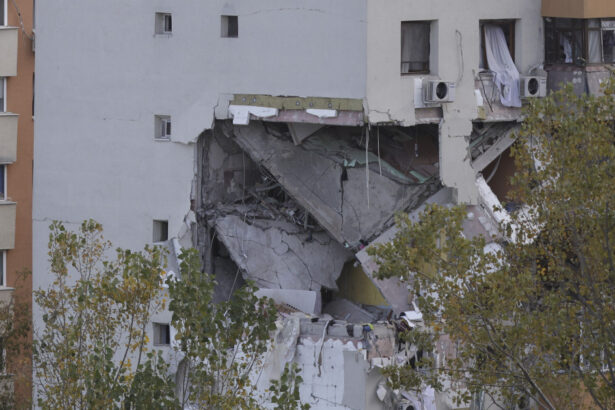ciprian ciucu anunta ca a semnat in sfarsit contractul de punere in siguranta a blocului afectat de explozia din rahova 69fe1c11089ec