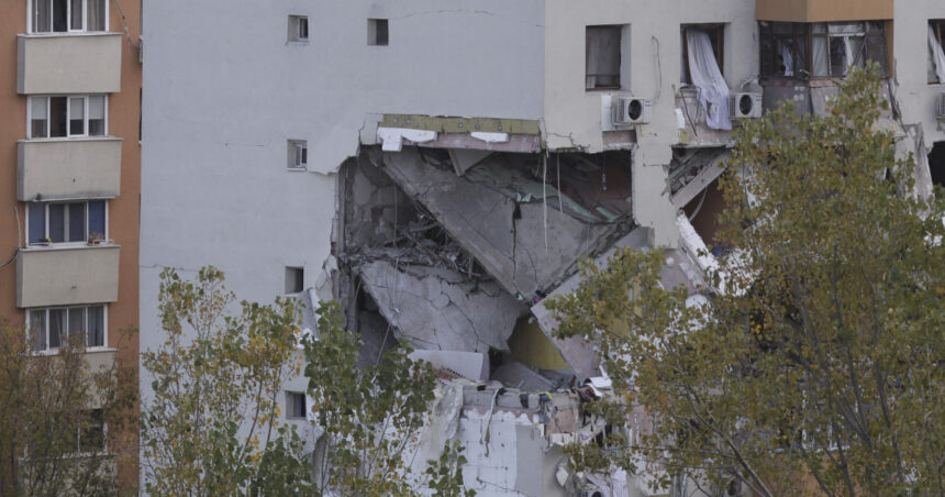 ciprian ciucu anunta ca a semnat in sfarsit contractul de punere in siguranta a blocului afectat de explozia din rahova 69fe1c11089ec