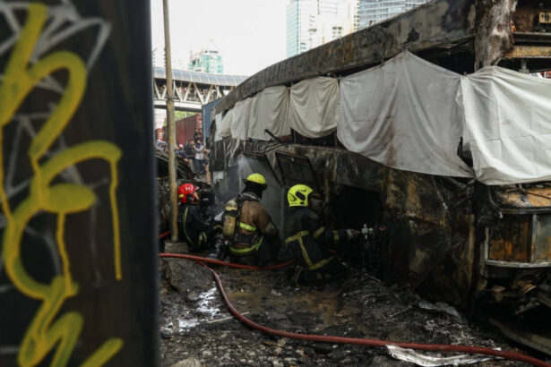 coliziune intre un tren si un autobuz in thailanda cel putin opt morti si 35 de raniti flacarile s au raspandit in cateva momente 6a08768a95d47